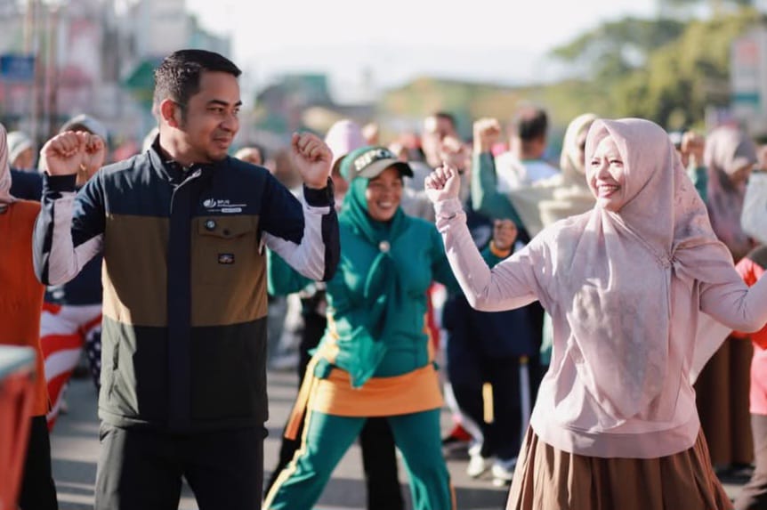 walikota Solok meriahkan CFD Tematik dengan mengikuti senam sehat